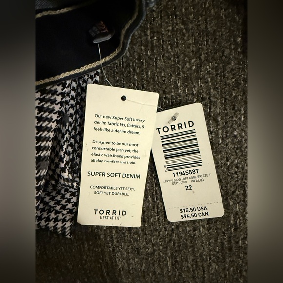 Torrid Jeans - Picture 10 of 10